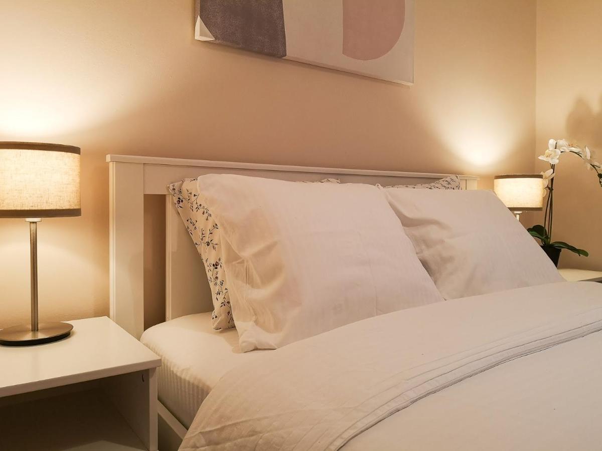 Filinhome Papa Suite 3 Novi Sad Eksteriør billede